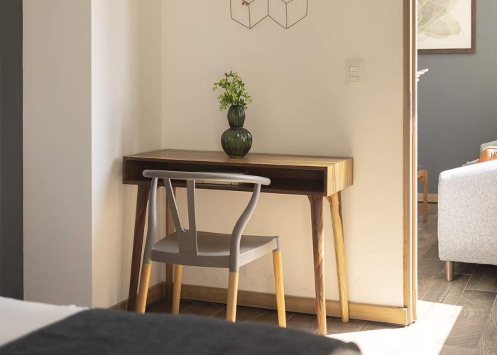 Hospedaje en Guadalajara-Recamara-Escritorio-Alarcon